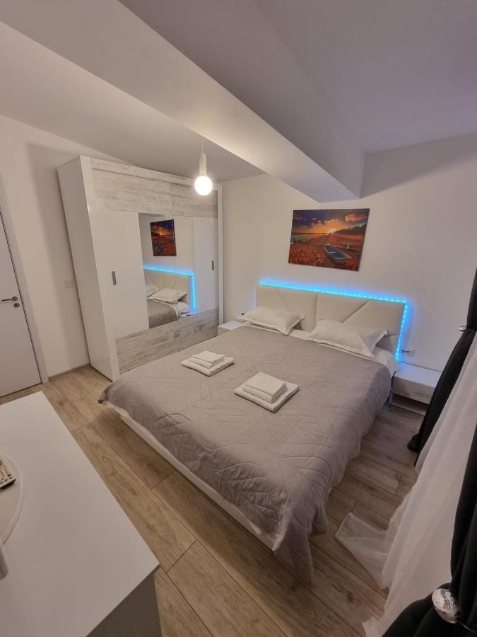Dreams Escape Apartment Craiova Bagian luar foto