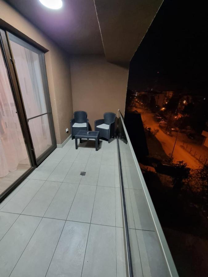 Dreams Escape Apartment Craiova Bagian luar foto